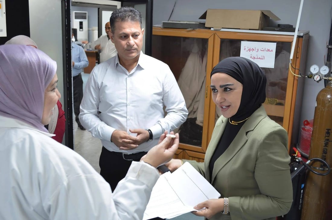 الطاقة الذرية العراقية.. المديرة الجديدة تراجع مهام المختبرات الإشعاعية والنووية