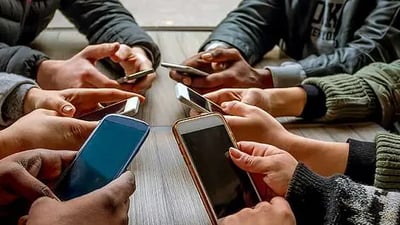 إيران والعراق في كوكل 2025: هروب من الأحزان وبحث عن صور الجميلات