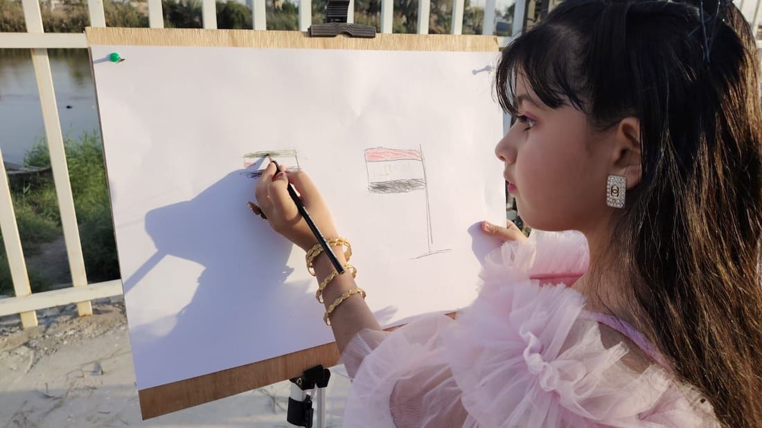 أطفال سوق الشيوخ لن ينسوا هذا اليوم.. تنفسوا ورسموا الشط والنخلة بعيداً عن الآيباد!
