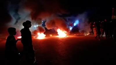 أهالي “بنجا علي” في كركوك يغلقون الطرق احتجاجاً على الكهرباء