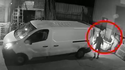 چەند کوردێک لە بەریتانیا دزی دەکەن