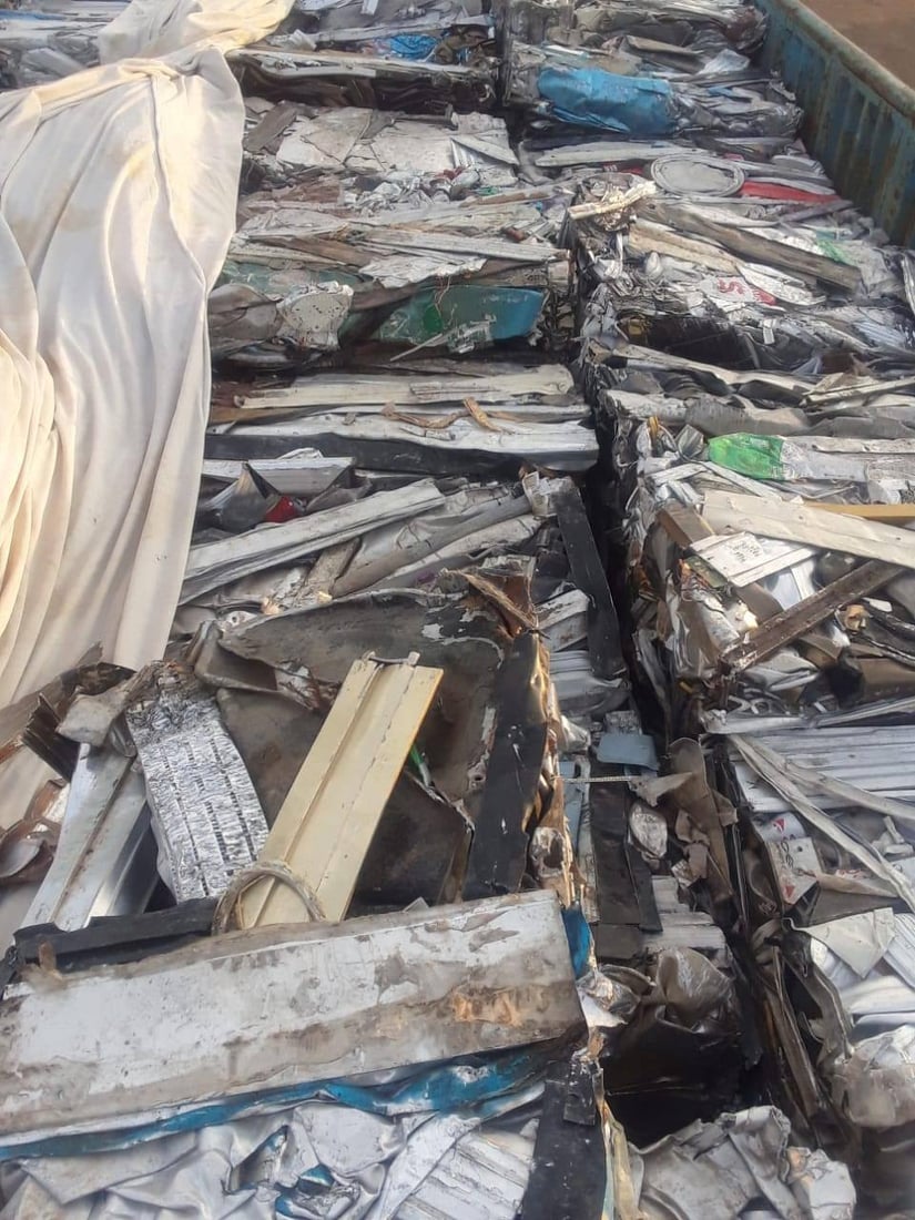 شرطة ديالى تضبط شاحنة محملة بسبائك ألمنيوم معدّة للتهريب