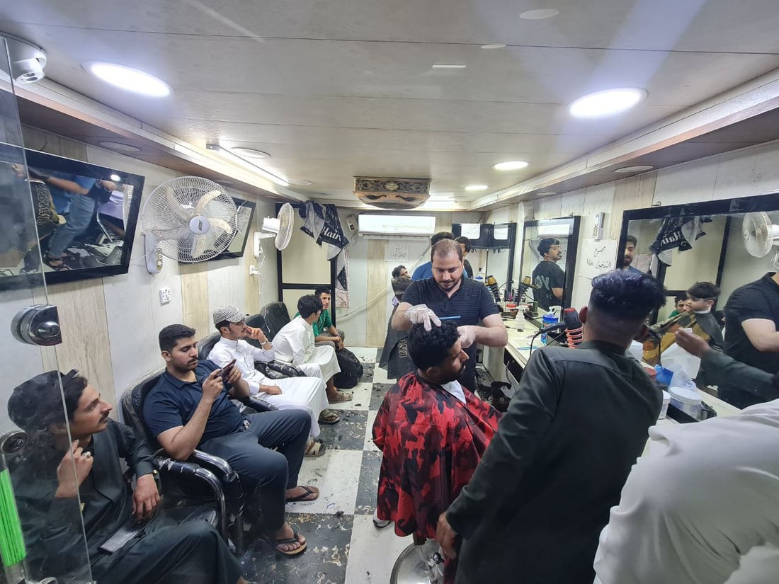 صور: إعلان النجف أربك عيد السماوة وضرب مواعيد الحلاقين والخياطين