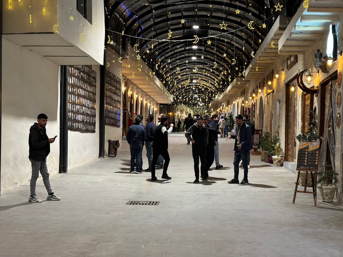 صور من ليالي رمضان الساحرة على ضفة الخابور في زاخو.. العوائل تتنزه قبل السحور