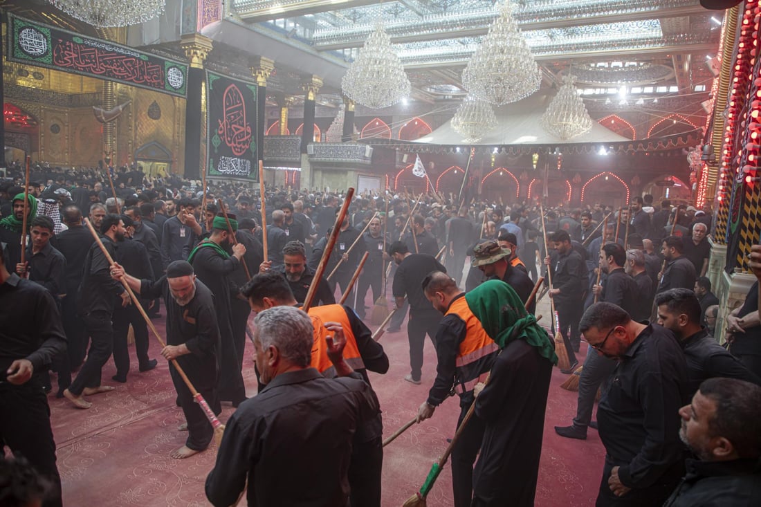 صور من صحن الإمام العباس بعد ركضة طويريج.. حملة تنظيف وإعادة ترتيب المحتويات