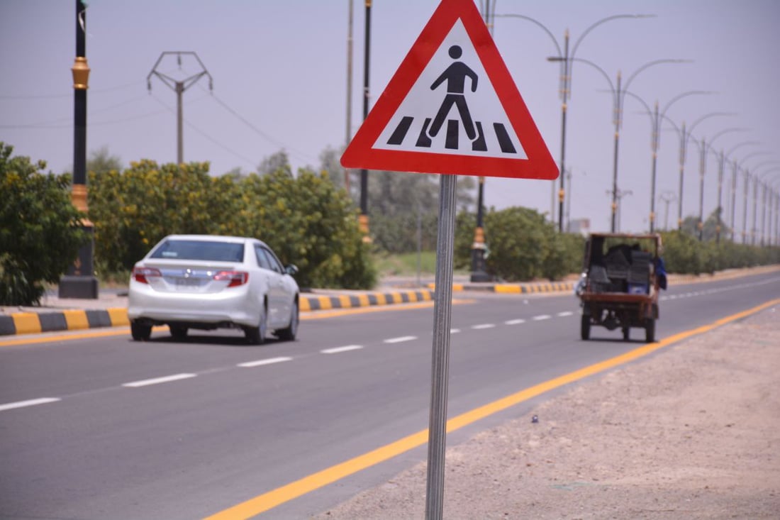 صور: شوارع بلد أجمل.. إشارات مرورية لأول مرة والشتلات قادمة