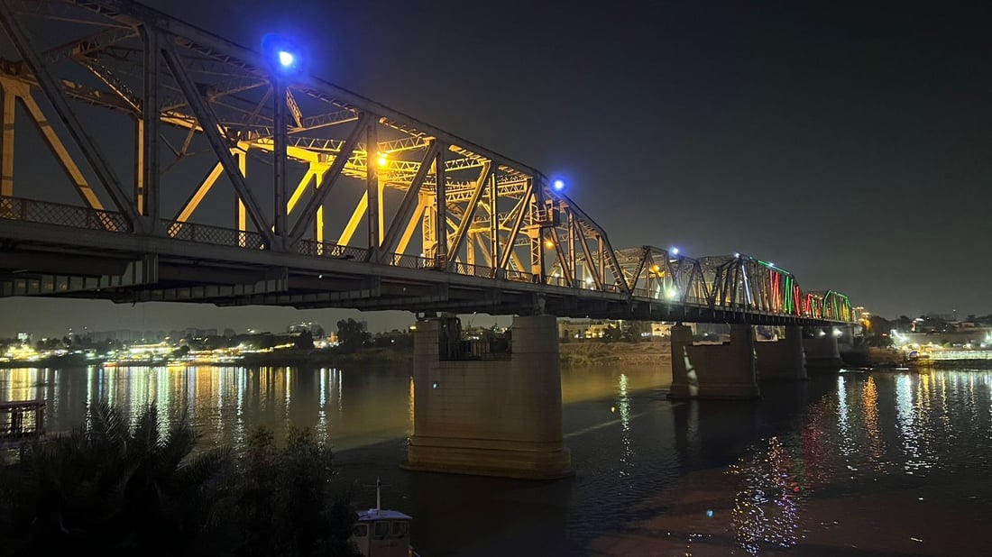 جهة الأعظمية من جسر الصرافية مظلمة.. والإنارة على جانب شارع حيفا فقط (صور)