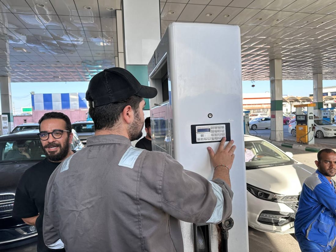 صور: بانزينخانات البصرة ترتبك مع “الدفع الإلكتروني” والبعض لم يحصلوا على بطاقات