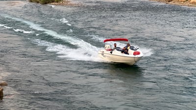 تەرمى ئەو منداڵەى لەگەڵ باوک و برایەکى خنکا بوو دۆزرایەوە