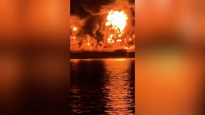 رويترز: انفجارات البحر طالت النفط العراقي.. الموانئ: بدأنا بإنقاذ بحارة أجانب