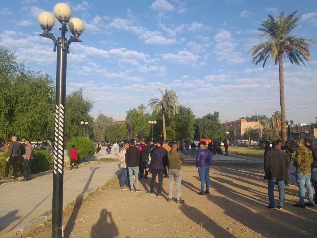 خريجون بمحيط الخضراء: مكتب الكاظمي ألغى أمر تعييننا بعد ٦ أيام من صدوره