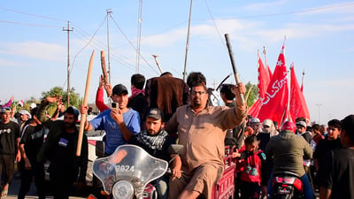 بصور الصدر والمكاوير.. تجدد تظاهرات العشائر في بغداد (فيديو)