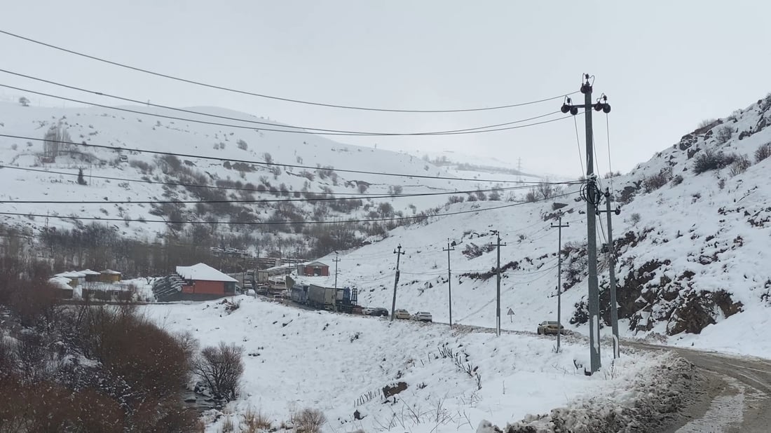 Kurdistan Region snow shuts mountain roads, closes Kele border crossing