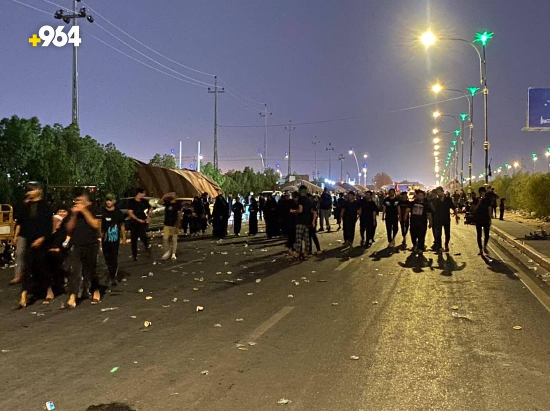 صور من البصرة الآن: حشود المعزين تتجه إلى مسجد خطوة الإمام علي في الزبير