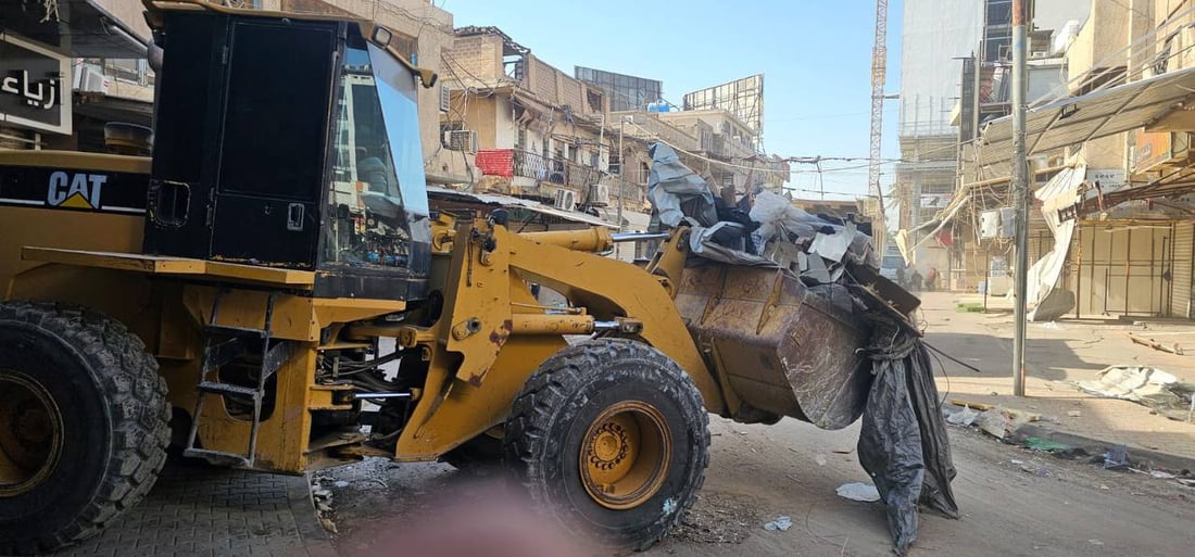 صور: بلدية المنصور تزيل 100 كشك متجاوز في سوق سهام العبيدي لمنع الكوارث وفتح الطرق