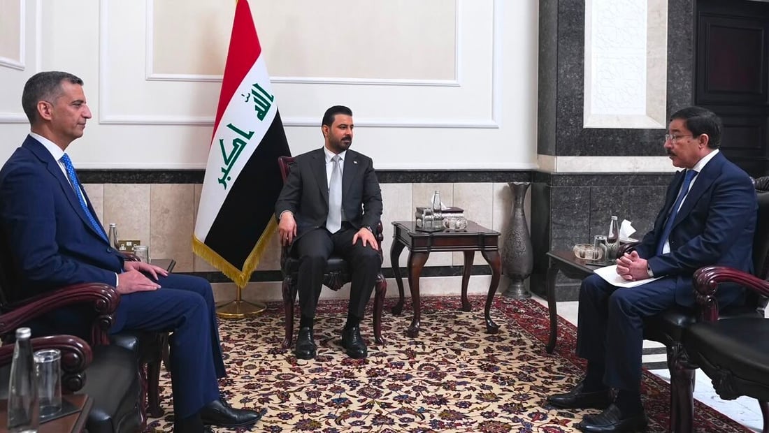 عاصفة الإقالات.. العلاق يدخل فريق الزيدي بعد مغادرة البنك المركزي
