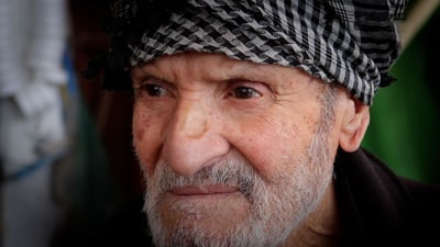 سيد شباك الموصل يقاوم الصين ومحرمات العسكر في دجلة
