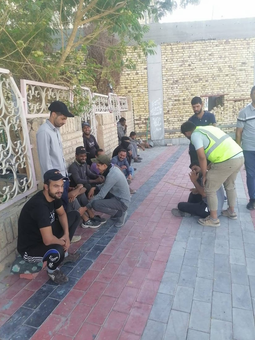 مضربون منذ 3 سنوات.. المشخاب تطلب من 33 عامل نظافة الصبر وتعدهم بحل قريب