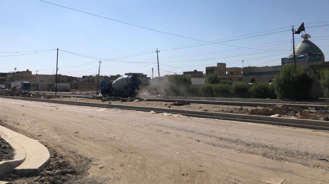“صبة رصيف فقط” خلال عام!.. صور من مشروع شارع الرفاق “البطيء” في بغداد