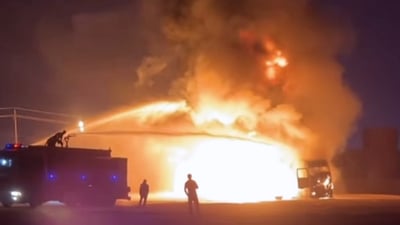 انفجارات أربيل في المنشآت النفطية.. حريق هائل وفرق الإطفاء تكافح