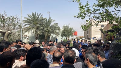 موظفو الأسمدة غاضبون: لن نسمح بإحالة خط إنتاج اليوريا الثاني للاستثمار (صور)
