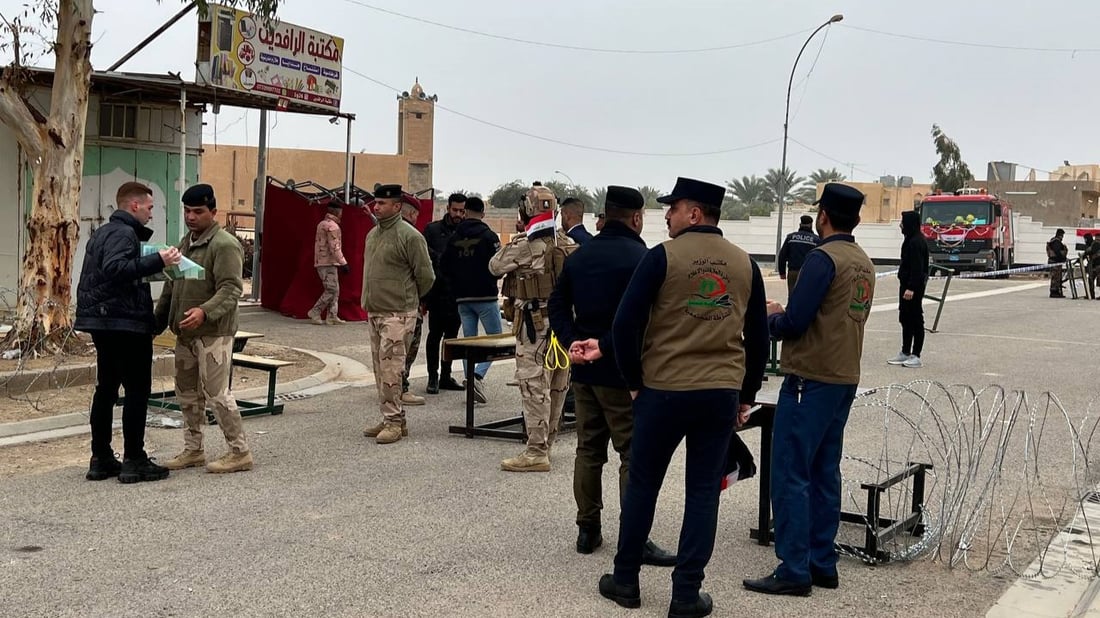 صور الاقتراع العام.. شوارع “عنة” خالية إلا من دعايات المرشحين
