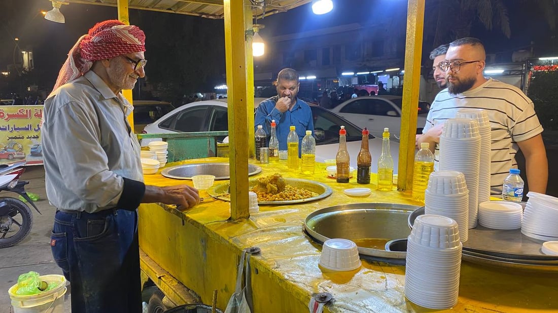 تنام بغداد وهي لا تنام.. الكسرة تجبر “فالح أبو العمبة” على السهر حتى الصباح (صور)