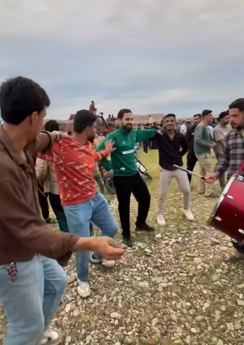 صور: آلاف السياح يستمتعون بأجواء سدة الصدور.. حتى الصينيين جاؤوا