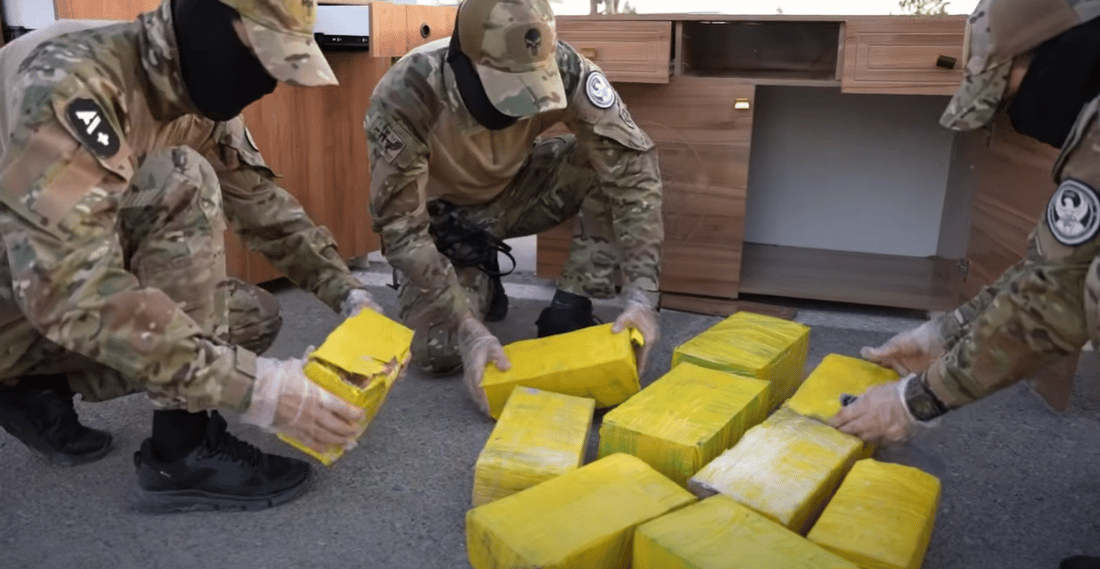 سێ بازرگانی ماددەی هۆشبەر بە 35 کیلۆ کریستاڵ و حەشیشەوە دەستگیر کران