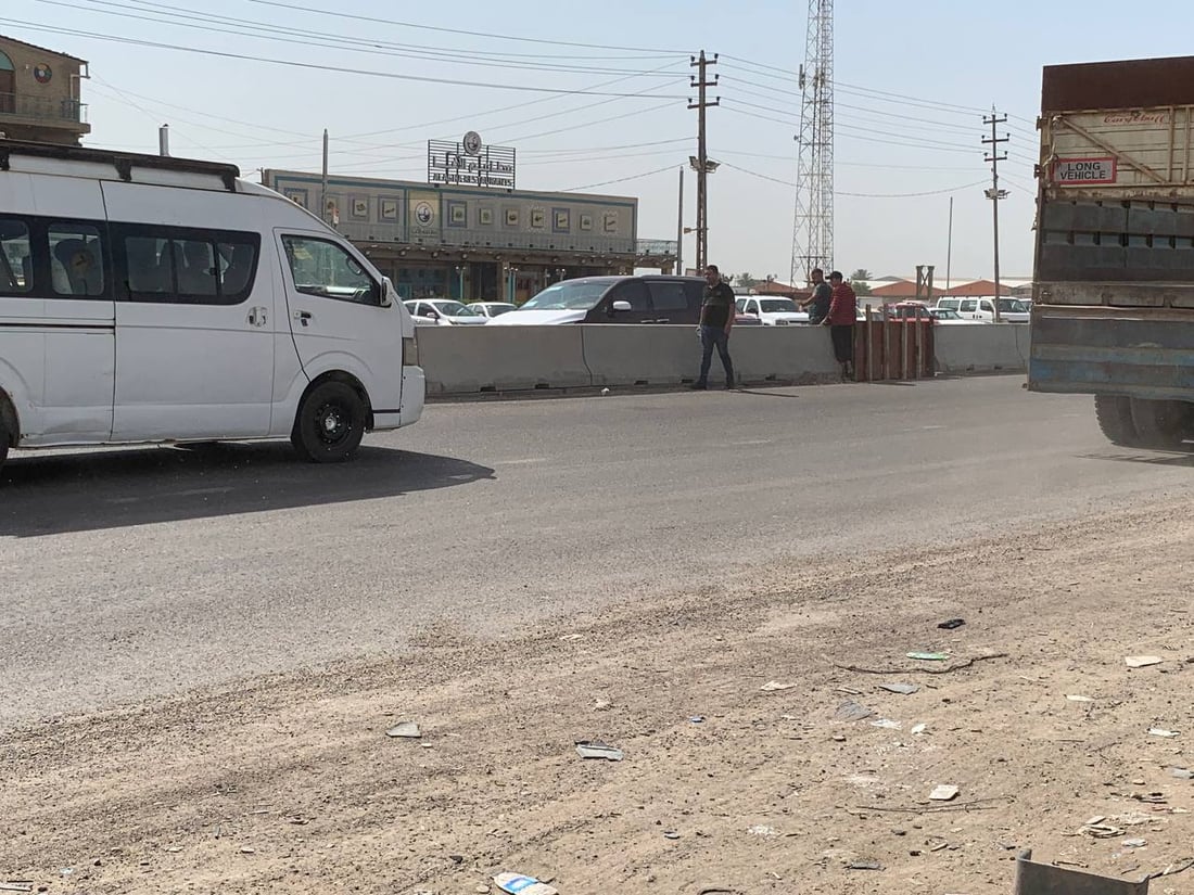 صور: جدل في عويريج بعد نقل جسر المشاة إلى موقعه الجديد أمام مخابز باب الآغا