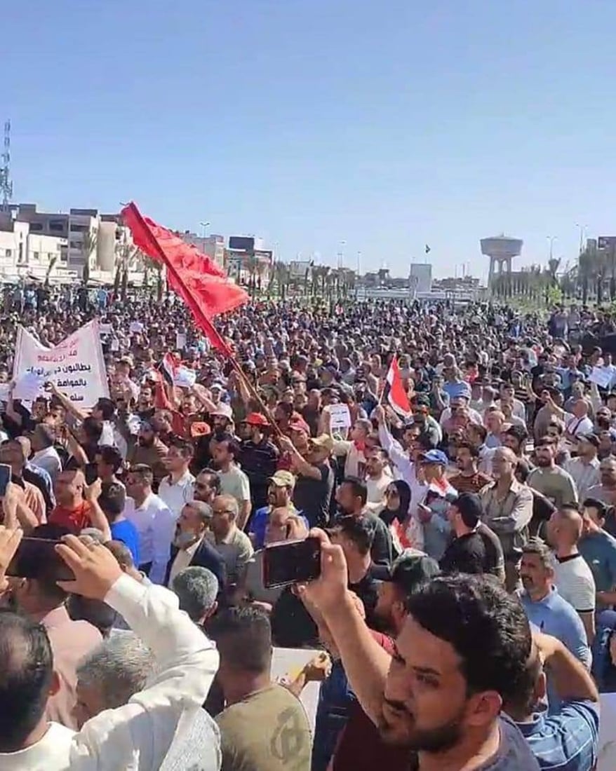 بالتزامن مع تظاهرة الناصرية.. ساحة التحرير تمتلئ بالمتظاهرين في عيد العمال (صور)