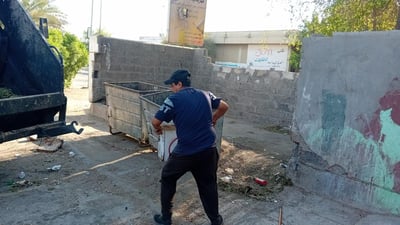 لسنا “بطرانين” والبنغال ينافسوننا حتى في “الزبالة”.. اعتراض عمال العراق