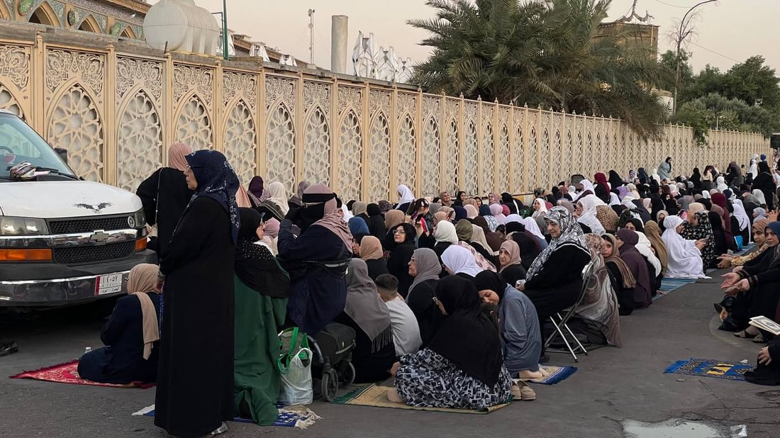 صور: حشود في أبو حنيفة لأداء صلاة العيد.. الطه يدعو لنصرة غزة