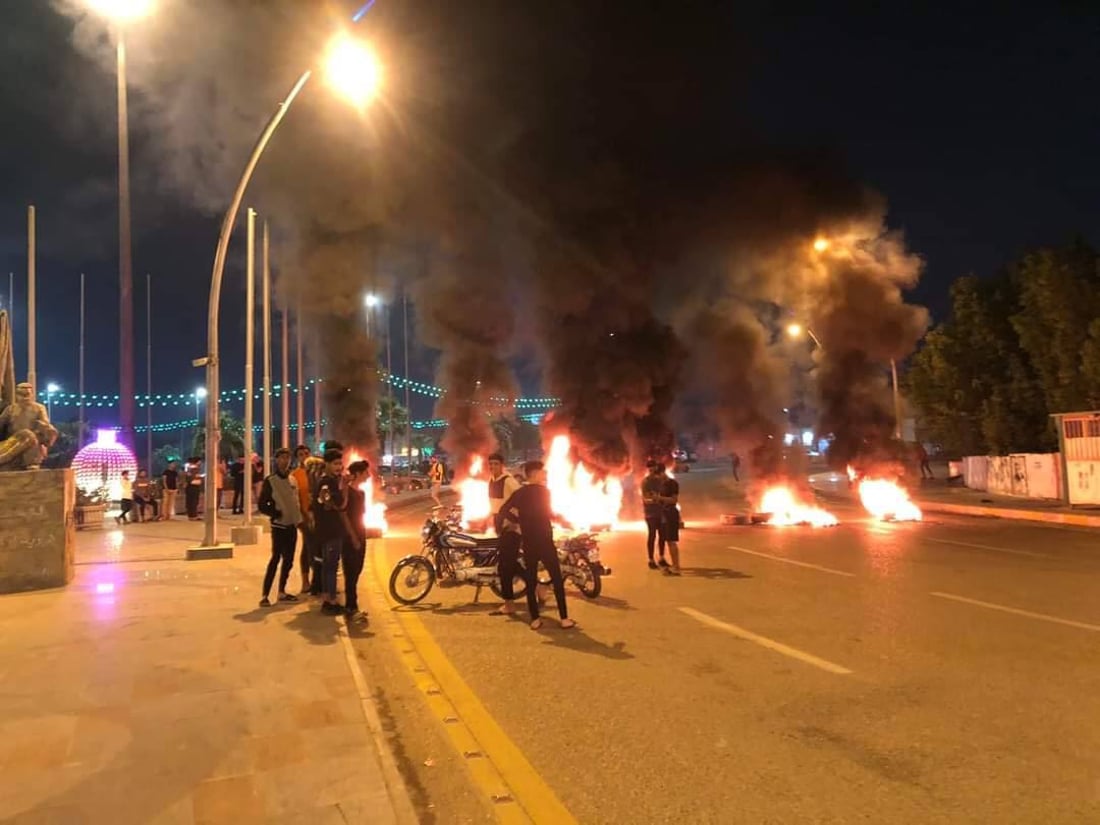 صور: “فوج دراجات الكوت” يغلق التقاطعات بالنار.. احتجاجاً على “سانت ليغو”