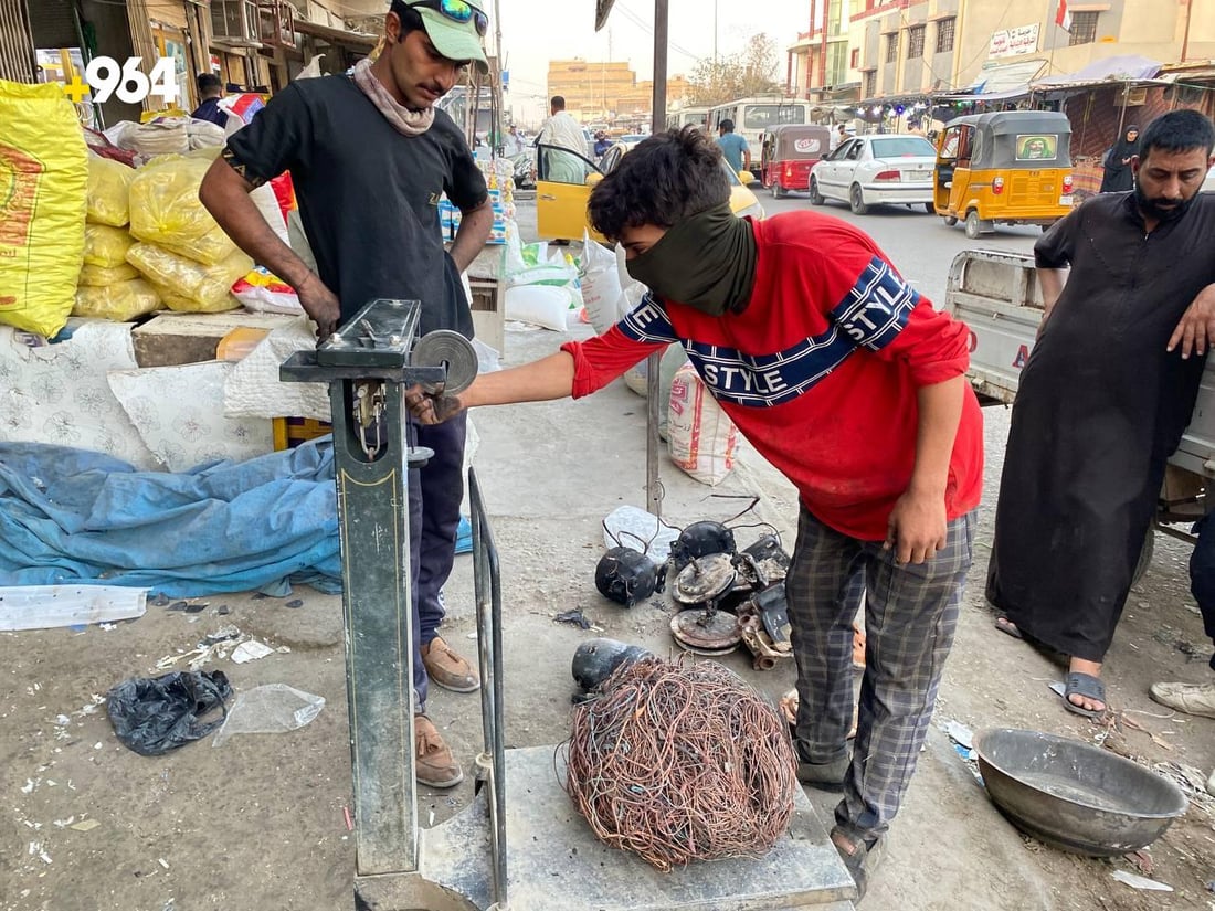 من “العتاگة” إلى بغداد.. الناصرية لا تبوح بكلّ شيء عن تجارة الخردة (صور)