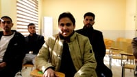 كفيف الموصل تفوّق على كل المبصرين ولا يريد إلا خدمة الع...