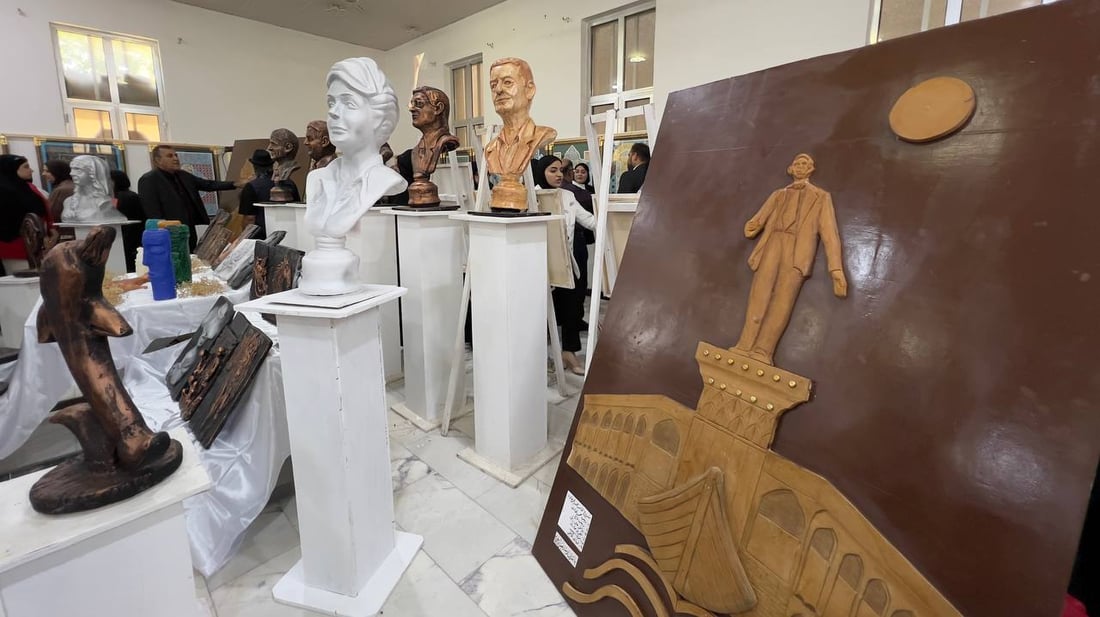 كان يوماً مزدحماً لدى بنات البصرة.. صور من الحضور الكبير في “الفنون الجميلة”