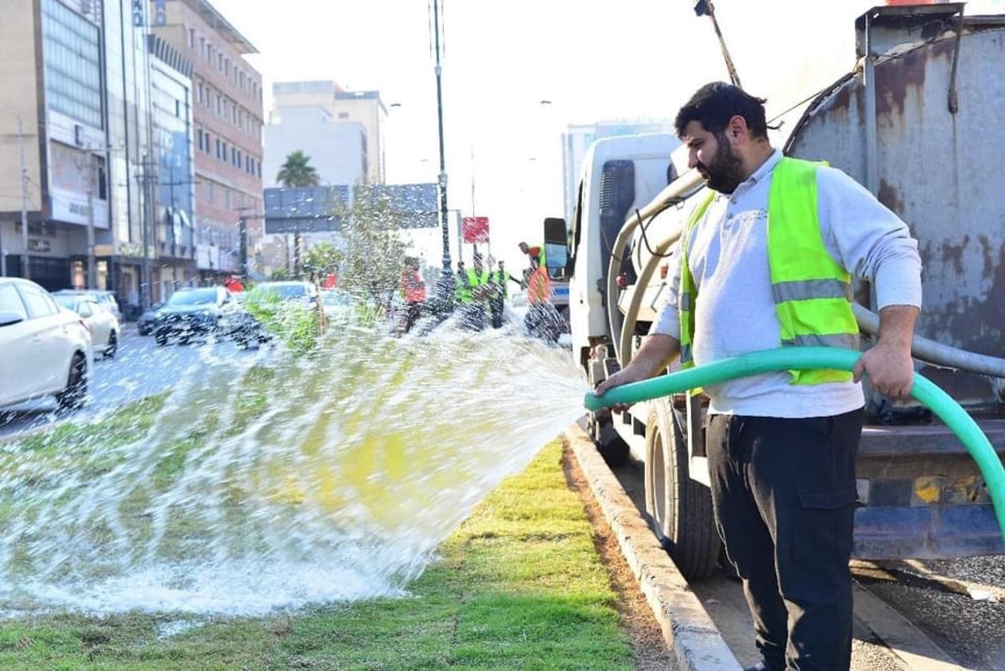 قۆناغی دووەمی چاندنی فریزی فەرش لە دورگەی ناوەندی شەقامی کەرکووک دەستیپێکرد