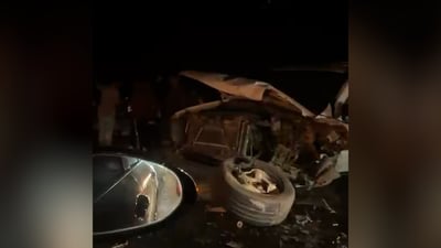 فيديو: إصابة 5 أشخاص بحادث سير بين 3 سيارات في البصرة