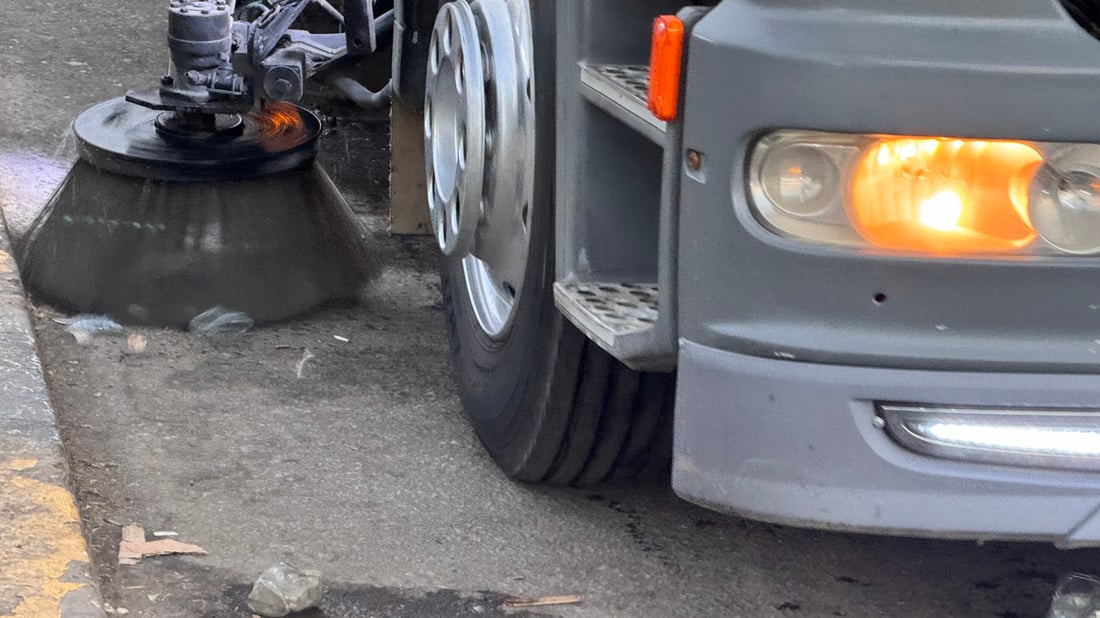 مدير بلدية المشخاب ممتن لشباب البنيان المرصوص: الجميع يساعد بتنظيف شارع جعفر