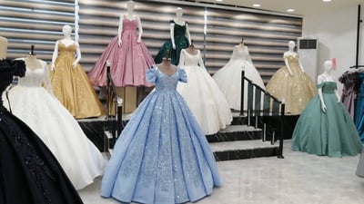 صور: “الغيث” يرضي سيدات الطارمية.. لا داعي لشراء فساتين الزفاف والسهرات