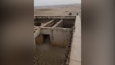 ظهور زمار القديمة بعد 38 عاماً من الغرق إثر انخفاض منسوب سد الموصل (فيديو)