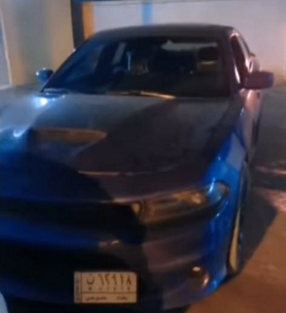 خلال زفة عرس.. مرور هيت يحتجز سائق “تشارجر” كان يقود بتهور