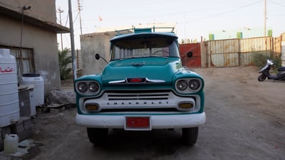 بقيت 5 سيارات فقط في العراق.. وهذا الباص “دك البصرة” وليس “دك النجف”