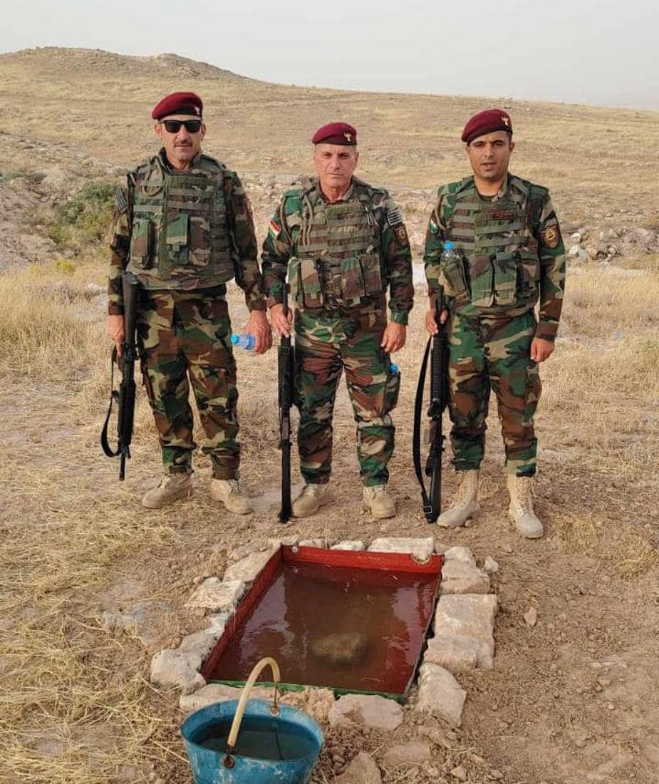 چه‌ند پێشمەرگەیه‌ك چاڵاو بۆ باڵنده ‌و ئاژه‌ڵه‌ كێوییه‌كان ئاماده‌ ده‌كه‌ن