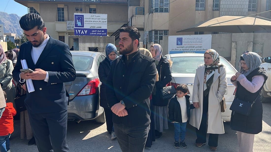 بژمێرەکانی راپەڕین لەبەردەم بەرێوەبەرایەتی ئامار گردبونەوەیان ئەنجامدا