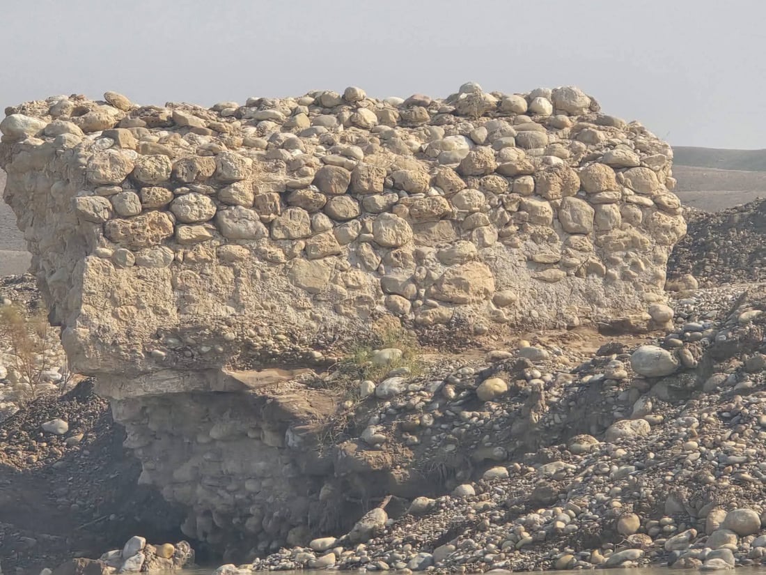 “سد وكهاريز من زمن آخر”.. منظومة ري أثرية تظهر في واسط (صور)