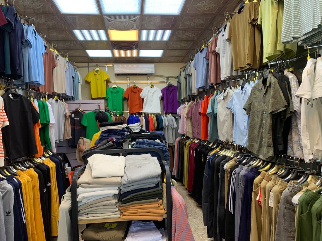 تخفيضات 60%.. الزيتون يحاول استعادة زبائن “سرقهم” سوق أبو غريب الكبير (صور)