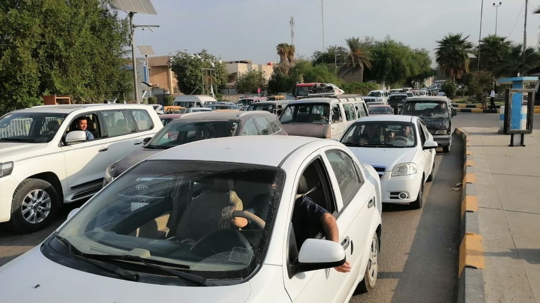 صور: دوام الحلة لا يبدأ في موعده.. الموظفون عالقون في ازدحام “باب الحسين”
