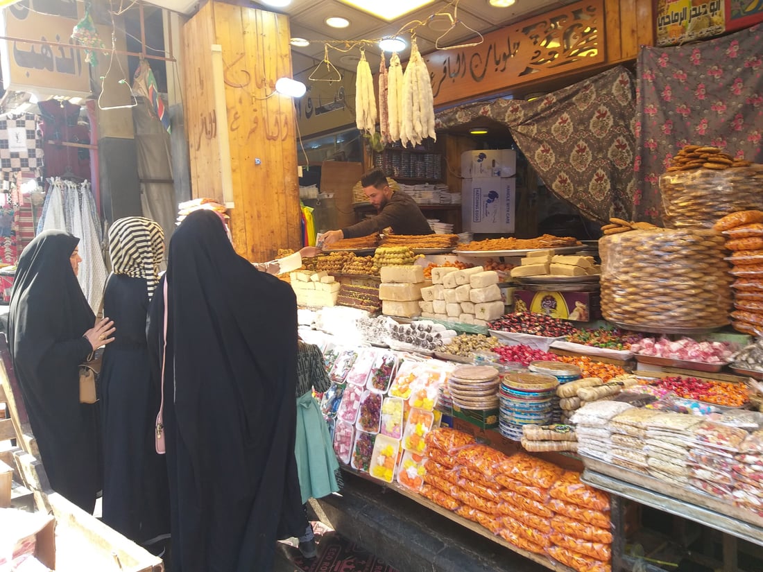 صور: حلوى الكاظمية “لا تُقاوم”.. 8 أصناف و”الدهين” في المقدمة